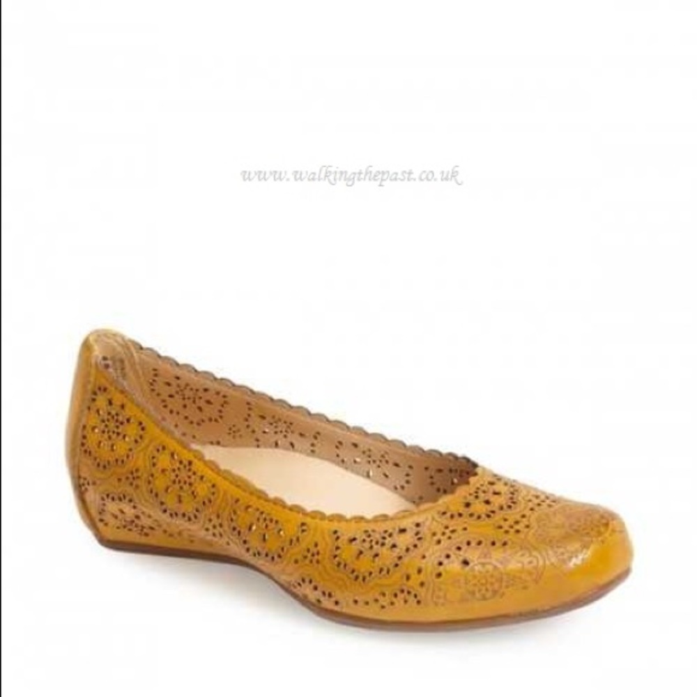 Earthies bindi flats